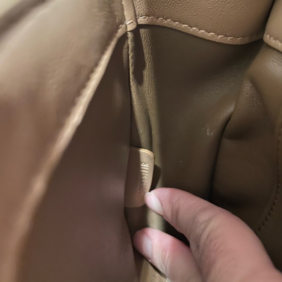 Burberry small Lola quilted lamb skin crossbody bag - Picture 7 of 11